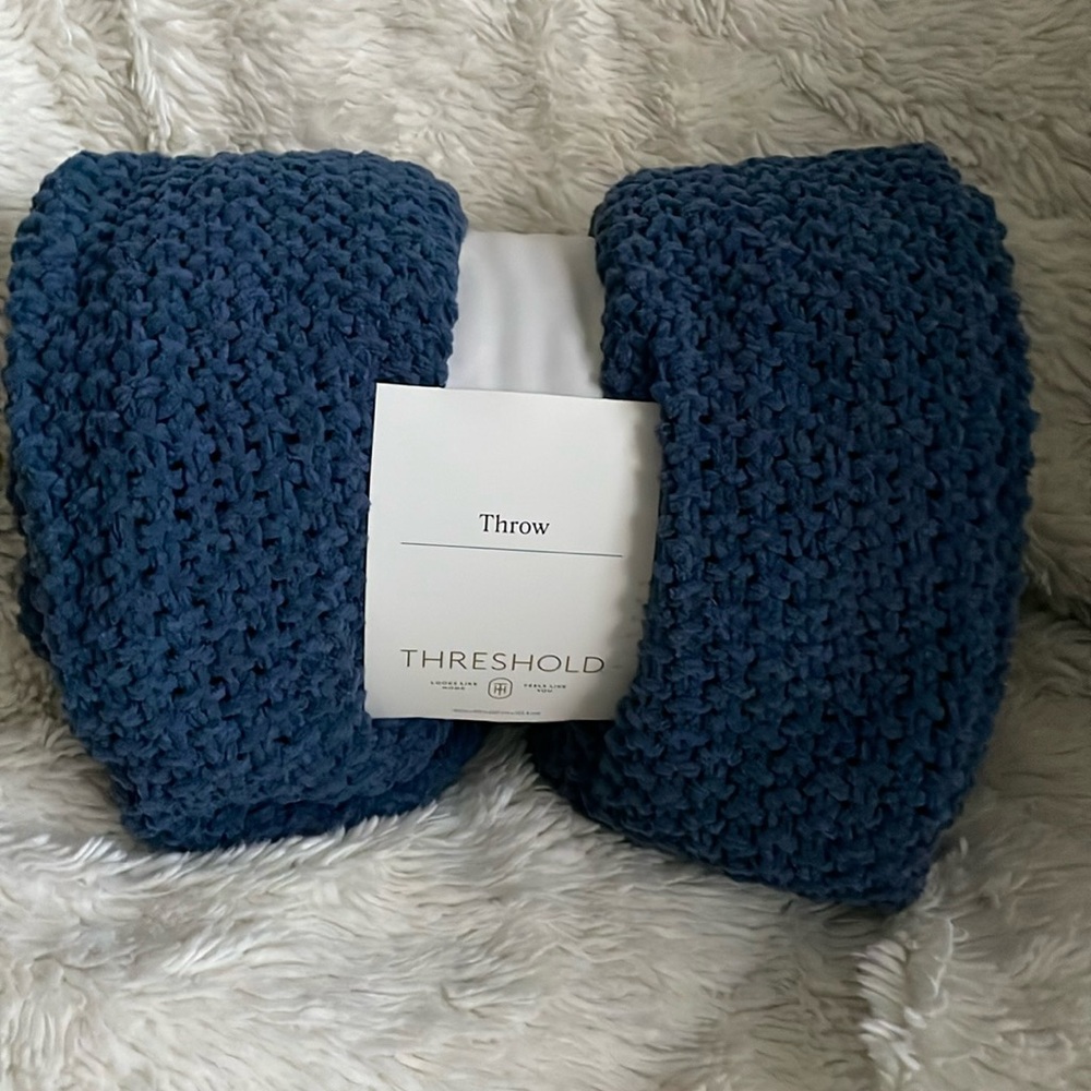 Threshold Blue Chenille Throw Blanket 50 in x 60 in NWT